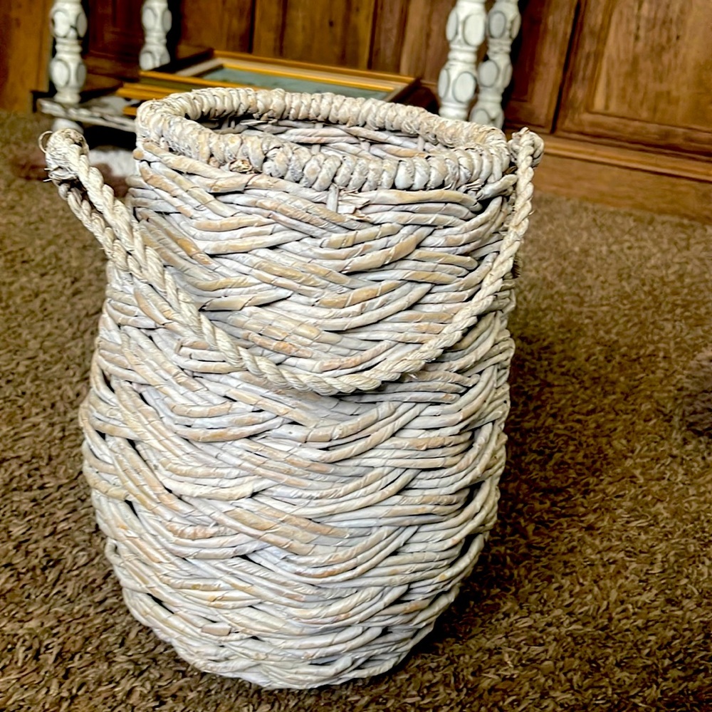 3/$30- Nice white washed farmhouse basket